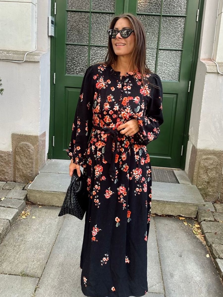 VIELMA BAI O-NECK LS ANKLE DRESS/LN